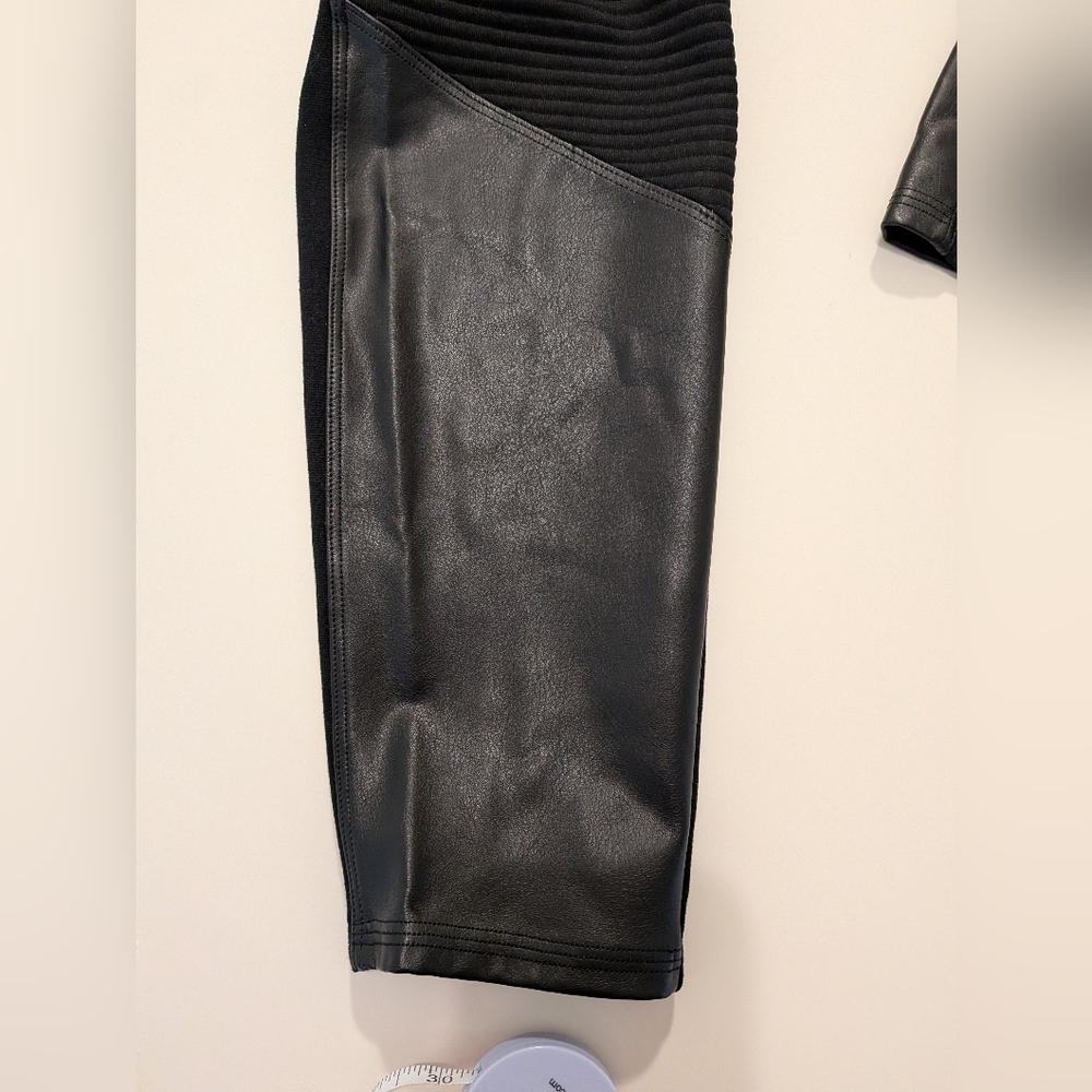 Assets by Spanx Black Moto Leggings Faux Leather Panel Ribbed Knee Size Large - Picture 6 of 9